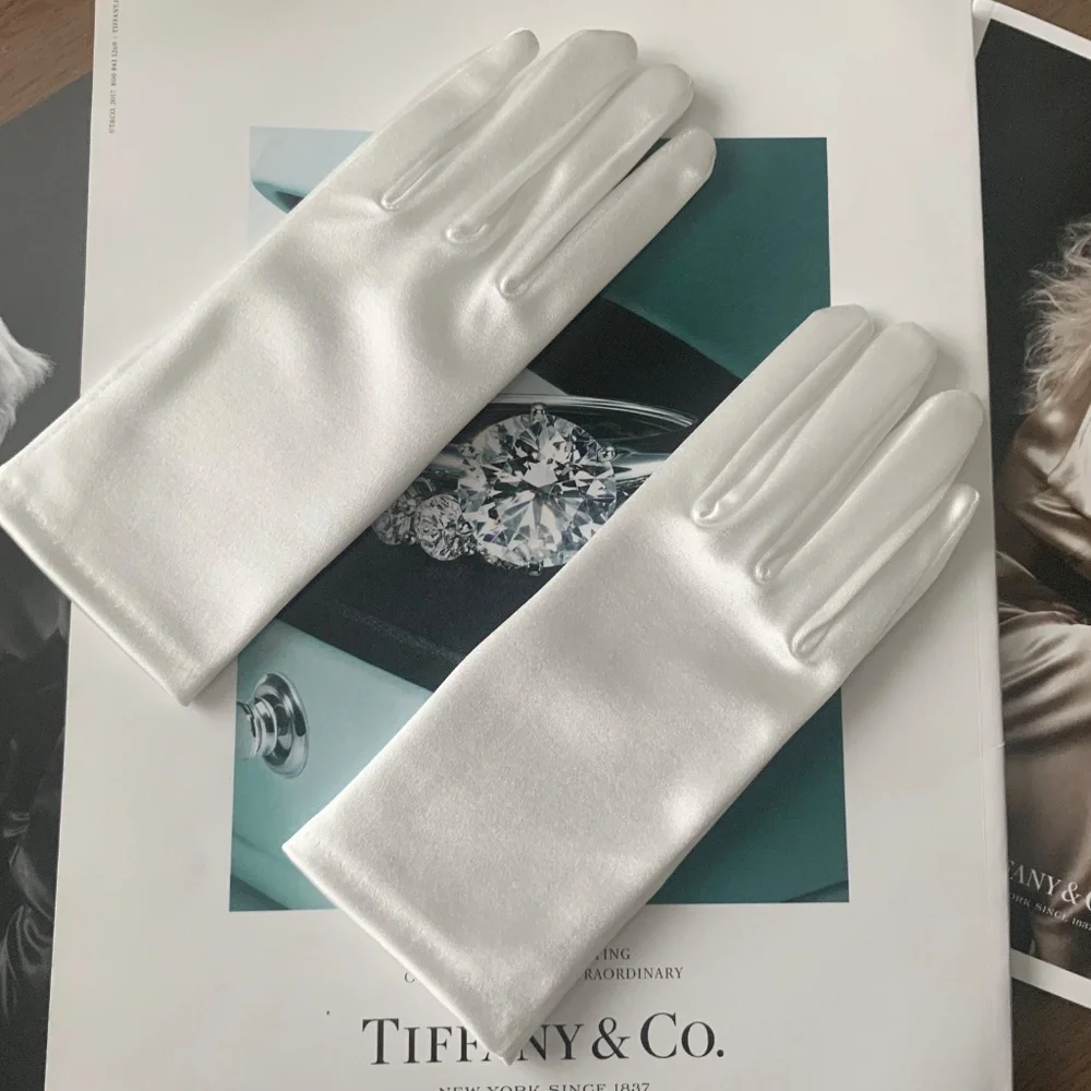 Luxury White Satin Short Gloves Wrist Length Wedding Gloves Bride Accessory Gift